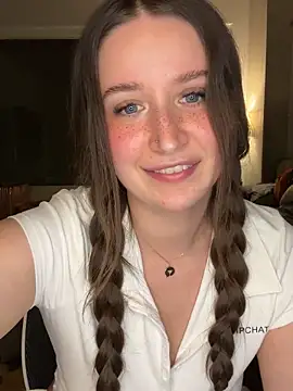 Snapshot of nerdynina chatting on 8, 3, 2026 nerdynina online show from 8, 3, 2026