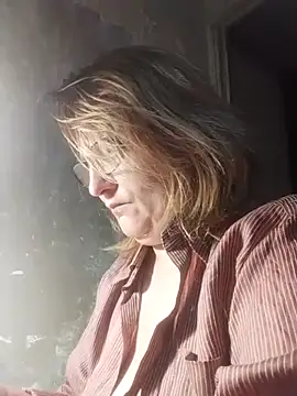 Forest-Lady online show from 8, 4, 2026