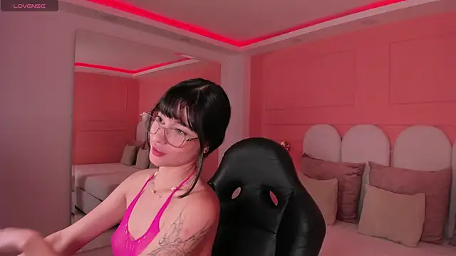 Snapshot of emilly_williams_ chatting on 9, 12, 2024 emilly williams online show from 9, 12, 2024