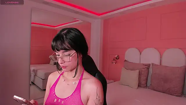 Snapshot of emilly_williams_ chatting on 9, 12, 2024 emilly williams online show from 9, 12, 2024