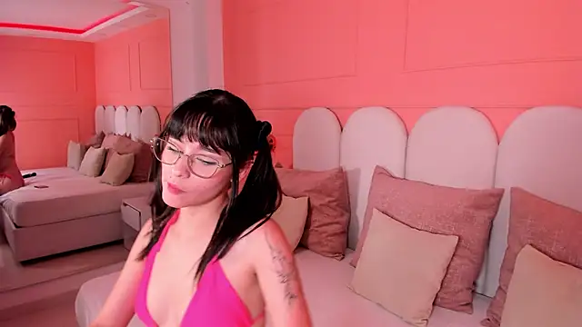 Snapshot of emilly_williams_ chatting on 30, 1, 2025 emilly williams online show from 30, 1, 2025