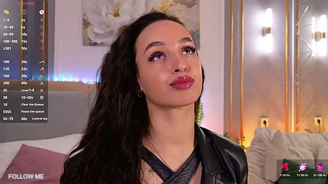 Snapshot of Lolly_Neal chatting on 10, 4, 2026 Lolly Neal online show from 10, 4, 2026