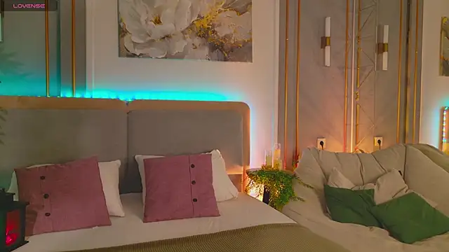 Snapshot of Lolly_Neal chatting on 22, 4, 2026 Lolly Neal online show from 22, 4, 2026