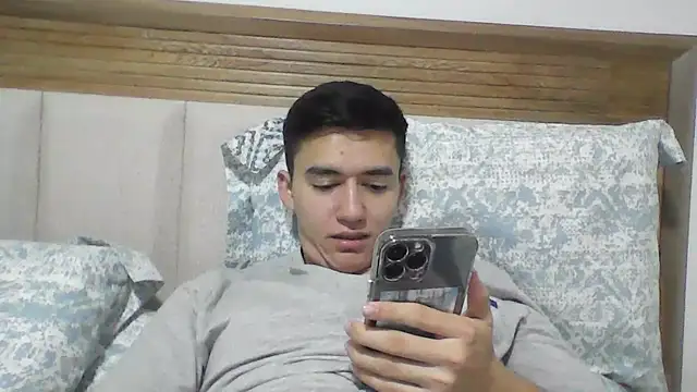 Snapshot of Estebitan_vm chatting on 28, 9, 2025 Estebitan vm online show from 28, 9, 2025