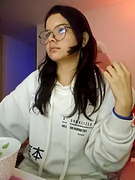 azumiichan online show from 2, 12, 2025