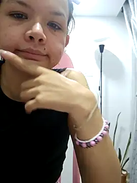 Snapshot of azumiichan chatting on 17, 4, 2026 azumiichan online show from 17, 4, 2026