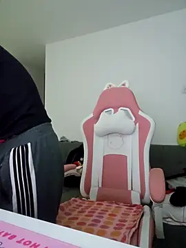 Snapshot of azumiichan chatting on 21, 4, 2026 azumiichan online show from 21, 4, 2026