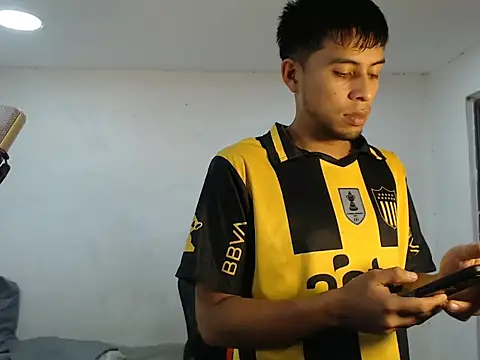 Snapshot of danielitopapuu chatting on 14, 10, 2025 danielitopapuu online show from 14, 10, 2025