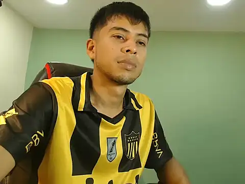 Snapshot of danielitopapuu chatting on 17, 12, 2025 danielitopapuu online show from 17, 12, 2025