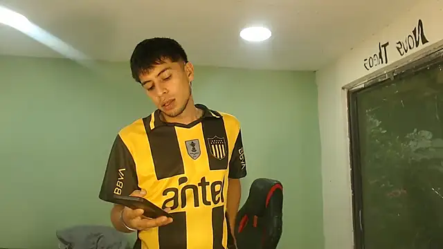 Snapshot of danielitopapuu chatting on 8, 1, 2026 danielitopapuu online show from 8, 1, 2026