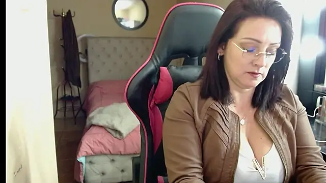 Carol Scottt online show from 1, 12, 2025