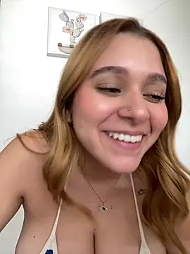 Snapshot of SophiaLaurens chatting on 28, 7, 2026 SophiaLaurens online show from 28, 7, 2026