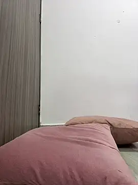 ValeriaAguilar online show from 13, 7, 2026