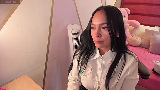 Snapshot of ginebra_ness chatting on 17, 3, 2025 ginebra ness online show from 17, 3, 2025