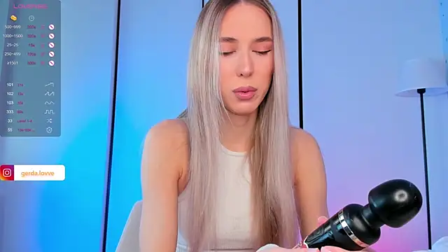 Snapshot of heidas_dream chatting on 28, 2, 2025 heidas dream online show from 28, 2, 2025