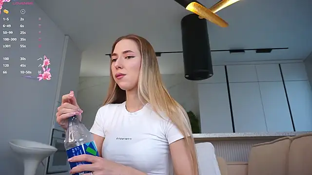 Snapshot of heidas_dream chatting on 11, 9, 2025 heidas dream online show from 11, 9, 2025