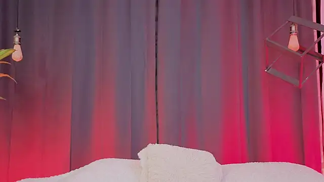 Megan Do Santos online show from 22, 10, 2025