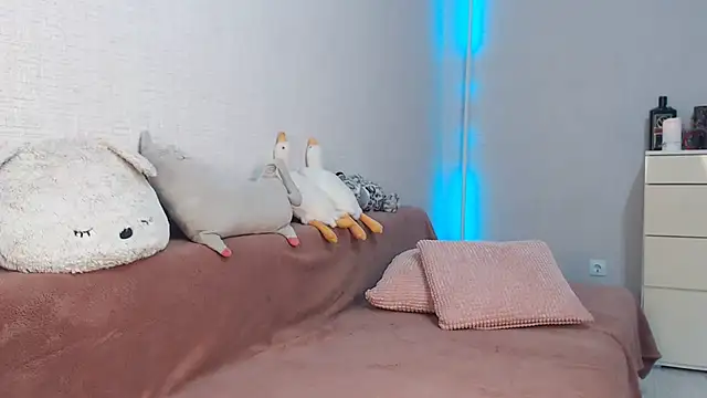 lovely hayley online show from 3, 10, 2025