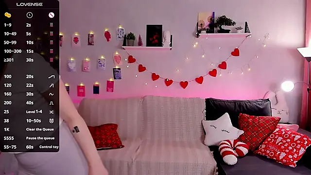 LanaBlu  online show from 18, 12, 2025