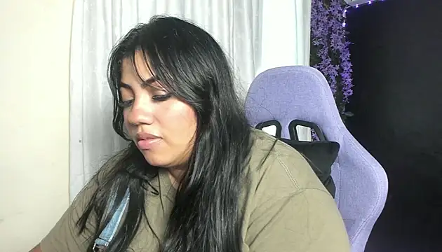 Snapshot of AvrilRizoX chatting on 12, 4, 2026 AvrilRizoX online show from 12, 4, 2026