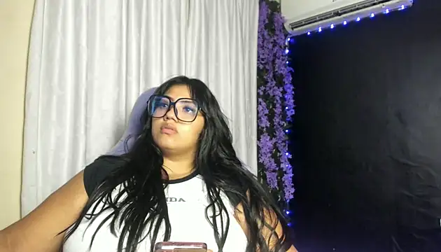 Snapshot of AvrilRizoX chatting on 17, 4, 2026 AvrilRizoX online show from 17, 4, 2026