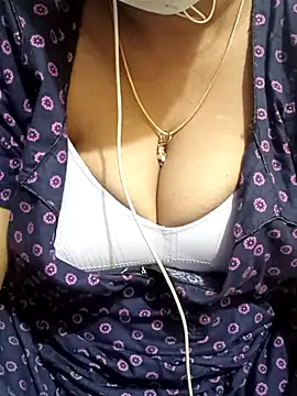 Snapshot of Aishu-tamil09 chatting on 1, 3, 2025 Aishu-tamil09 online show from 1, 3, 2025