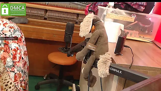 Snapshot of RoseRed69 chatting on 8, 12, 2024 RoseRed69 online show from 8, 12, 2024