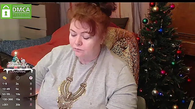 Snapshot of RoseRed69 chatting on 5, 1, 2025 RoseRed69 online show from 5, 1, 2025