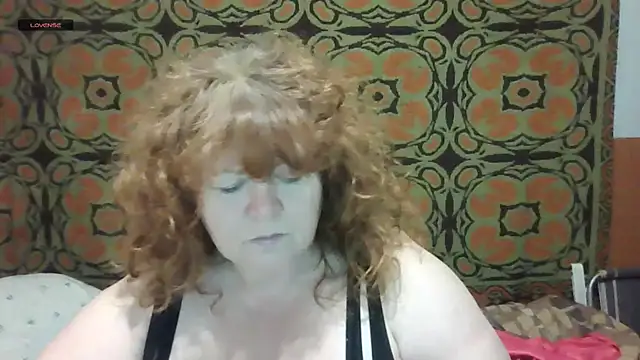 Snapshot of RoseRed69 chatting on 16, 10, 2025 RoseRed69 online show from 16, 10, 2025