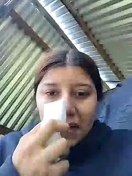 Snapshot of caro_sweett chatting on 2, 12, 2024 caro sweett online show from 2, 12, 2024