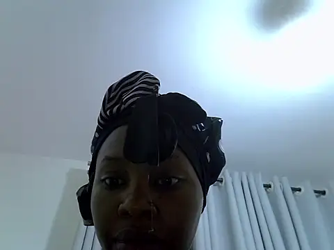 Snapshot of Queen_loveer chatting on 24, 3, 2026 Queen loveer online show from 24, 3, 2026