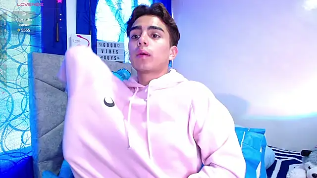 OwenBluee online show from 28, 1, 2025