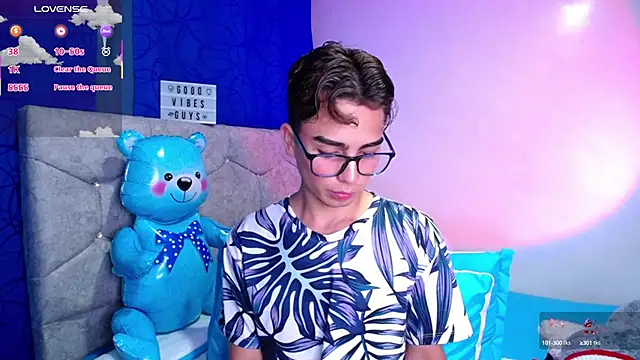 OwenBluee online show from 25, 2, 2025