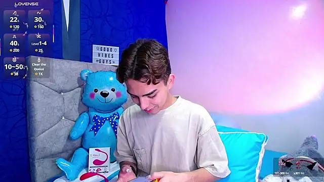 OwenBluee online show from 1, 3, 2025