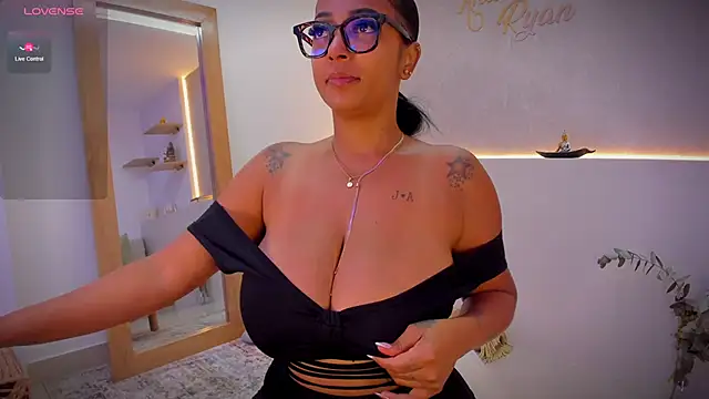 anahi ryan  online show from 30, 1, 2025