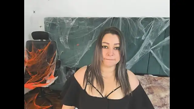 Snapshot of PandoraB_ chatting on 19, 10, 2025 PandoraB online show from 19, 10, 2025