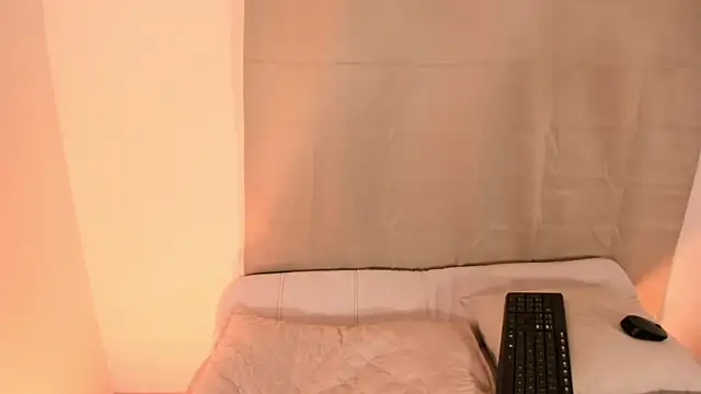 Snapshot of Kimberlin_Cam_ chatting on 14, 5, 2026 Kimberlin Cam online show from 14, 5, 2026