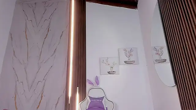 Snapshot of mia_six66 chatting on 2, 10, 2025 mia six66 online show from 2, 10, 2025