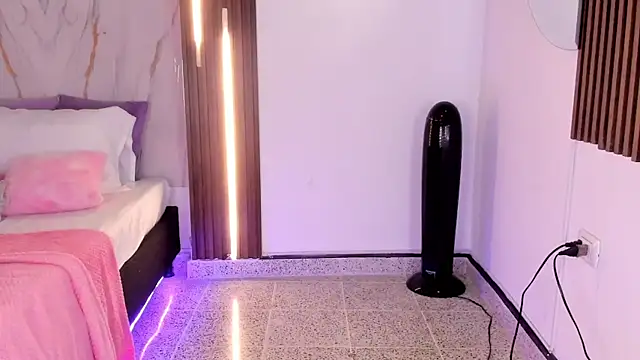 Snapshot of mia_six66 chatting on 5, 10, 2025 mia six66 online show from 5, 10, 2025