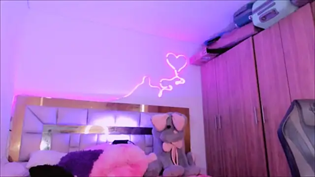 Snapshot of Lucidollts_ chatting on 13, 1, 2025 Lucidollts online show from 13, 1, 2025