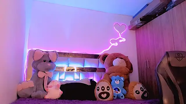 Snapshot of Lucidollts_ chatting on 1, 2, 2025 Lucidollts online show from 1, 2, 2025