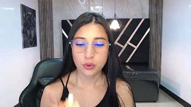 Snapshot of lizzyluk_ch chatting on 18, 1, 2026 lizzyluk ch online show from 18, 1, 2026