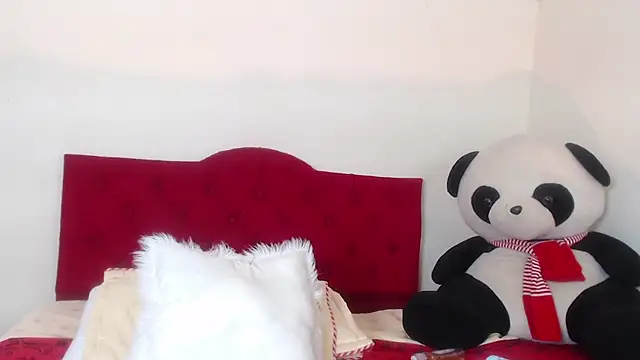 Snapshot of Luluu_08 chatting on 15, 2, 2025 Luluu 08 online show from 15, 2, 2025