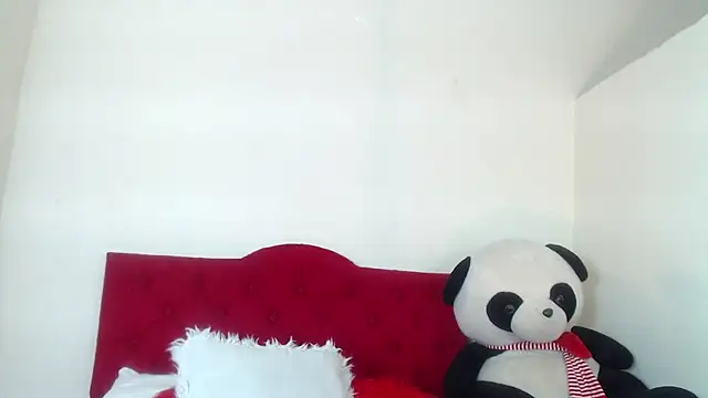 Snapshot of Luluu_08 chatting on 27, 2, 2025 Luluu 08 online show from 27, 2, 2025