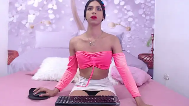 Snapshot of Luluu_08 chatting on 24, 9, 2025 Luluu 08 online show from 24, 9, 2025