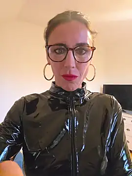 Snapshot of Klamsine chatting on 10, 6, 2026 Klamsine online show from 10, 6, 2026