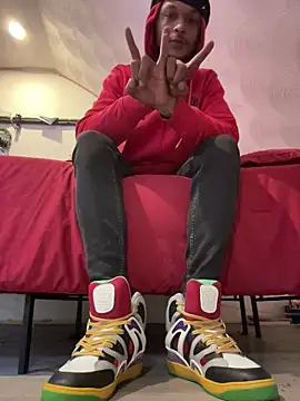 Snapshot of rayyymack chatting on 23, 3, 2026 rayyymack online show from 23, 3, 2026