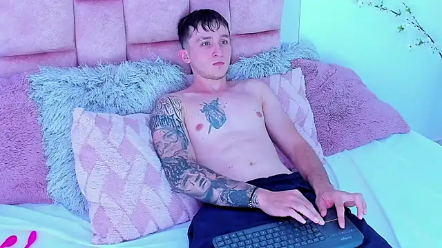 Snapshot of Dylanwhite23_ chatting on 28, 1, 2025 Dylanwhite23 online show from 28, 1, 2025