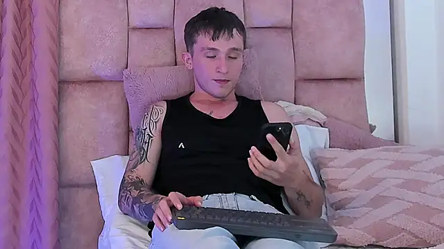 Snapshot of Dylanwhite23_ chatting on 11, 3, 2025 Dylanwhite23 online show from 11, 3, 2025