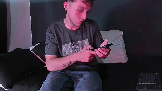 Snapshot of Dylanwhite23_ chatting on 14, 11, 2025 Dylanwhite23 online show from 14, 11, 2025